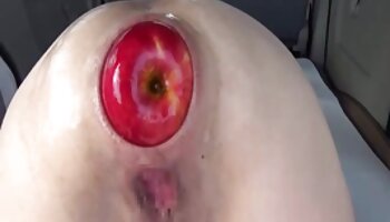 Padrona dei giocattoli anali lesbici nonne porche tettone tatuati