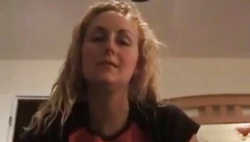 Le donne lesbiche video nonne zoccole sexy fanno sesso senza fondo vestite