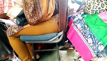 La ragazza subisce dolorose punizioni e porche vecchie italiane umiliazioni e si innamora del suo aguzzino.